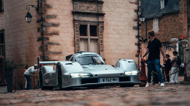 Porsche_963RSP_roadlow.jpg